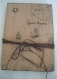 Carnet couverture bois avec illustration mappemonde