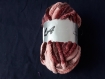 1 pelote de laine chenille a volant marron  rose pour une echarpe