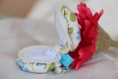 Porte-monnaie rond macaron en tissu à fleurs bleues  et feutrine