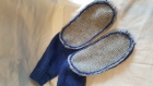 Chaussons en laine polyester bleue avec fil brillant bleu, semelle de couleur grise t38/39