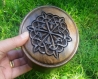 17 - boite ronde en bois arménienne artisanale, boite en nœud sans fin