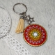 Porte clé rond 4cm + attache, décor mandala rouge, jaune et breloque étoile