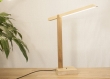 Grue / lampe de bureau / lampe de table ou chevet / lampe en bois de chêne et hévéa / ruban led / design minimaliste / contemporain / 220v
