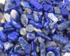 100grs minuscule puce de  pierre non percés lapis lazuli , 2~8x2~4 mm petites roches bleu, pierre cailloux bleu marine,pierres  gemmes