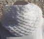 Snood ou écharpe fermée tricoté main de couleur blanc avec un motif fantaisie
