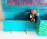 Cadre playmobil pèle mêle à photos, crochets pour clés, rangement courrier, figurines playmobil