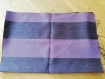 Coupon de tissu occultant violet à grosses rayures