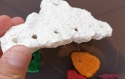 Mobile petit nuage avec gouttes d'eau , en papier mâché, fait main, décoration ou cadeau unique, 28 cm de hauteur total