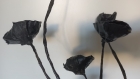 Fleurs noires sur cube, fait main, papier mâché, fleurs éternelles, à offrir ou pour sa décoration, cube de 5 cm et hauteur de 25 à 40 cm