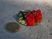 Miniature décorative - deux roses rouges sur miroir rond