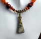 Collier pendentif silex-cornaline-noix de coco-graine-agate craquelée orange et marron modèle 