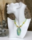 Collier pendentif céramique-jade-graine vert et jaune modèle 