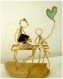 Figurines mamie et petit fils sur un banc livre cadeau original fête grand-mère mamie création unique sculpture fil kraft armé bois flotté