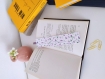 Marque page en tissu - signet - bookmark - blanc et violet
