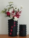Mariage/saint valentin - cache vase noir/2 cœurs rouges #cachevase #deco #cachepot  #vase #cadeau #photophore #couvrevase #fleurs #plantes #pot #papervase #séjour #bureau #décoration table