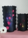 Mariage/saint valentin - cache vase noir/2 cœurs rouges #cachevase #deco #cachepot  #vase #cadeau #photophore #couvrevase #fleurs #plantes #pot #papervase #séjour #bureau #décoration table
