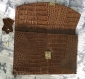 Sac à main cuir vintage sudhaus sublime sac à main ( petite cartable )croco cuir marron. vintage numéroté avec clé  2 poches et 1 petite zippee