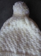 Bonnet et mitaines écru chiné à pompons tricotés main 
