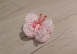 Papillon au crochet rose pastel