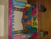 Table de chevet / étagère, colorée et kitsch.