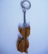 Porte clés en bois de prunier, chat mignon. n°2. 