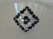 Bague losange noire et blanche en perles de cristal swarovski