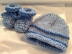 Bonnet & chaussons bebe doux et chauds tricot grosse laine bleu