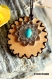 Pendentif bois de bouleau symbole fleur de vie turquoise