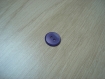 Bouton forme ronde violet nacré creux   2-28