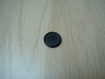 Cinq boutons noir plat avec rebord  17-91  +1