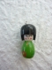 Pendentif poupée chinoise bois vert