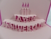 Gâteau joyeux anniversaire en relief kirigami 3d couleur rose fuchsia et rose