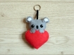 Peluche koala dans un coeur, à suspendre, en feutrine, fait main, cadeau de noel