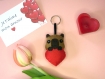 Porte clé capybara dans un coeur, accessoire kawaii, cadeau d'amour, mignonnerie à offrir, en feutrine, fait main 