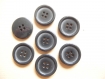 Lot de 7 boutons plastiques ronds tons noir reflet gris 2cm de diametre 