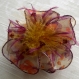 Petite barrette fleur en tissu & plumes et perles 056