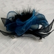 Grande barrette fleur bleue en organza, plumes et perles