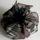 Petite barrette fleur en tissu & plumes et perles 012*
