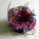 Grande barrette fleur en tissu & plumes et perles 063