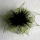 Grande barrette fleur verte en organza, plumes et perles