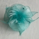 Grande barrette fleur turquoise en organza , plumes et perles