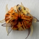 Grande barette fleur en tissu & plumes et perles 095