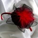 Serre-tête fleur noire et rouge en organza, plumes et perles