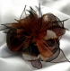 Grande barette fleur en tissu & plumes et perles 102