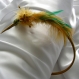 Serre-tête  jaune et verte décorée de plumes et de perles (enfant, ado)
