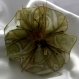 Petite barrette fleur en tissu & plumes et perles 133