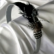Serre-tête grise large  décorée de plumes  et de perles
