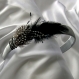 Serre-tête grise large  décorée de plumes  et de perles