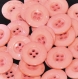 B69e1r /  mercerie boutons plastique rose 20mm vendu à l'unité