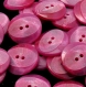 B71e1r / mercerie lot de 5 boutons plastique rose violet 22mm